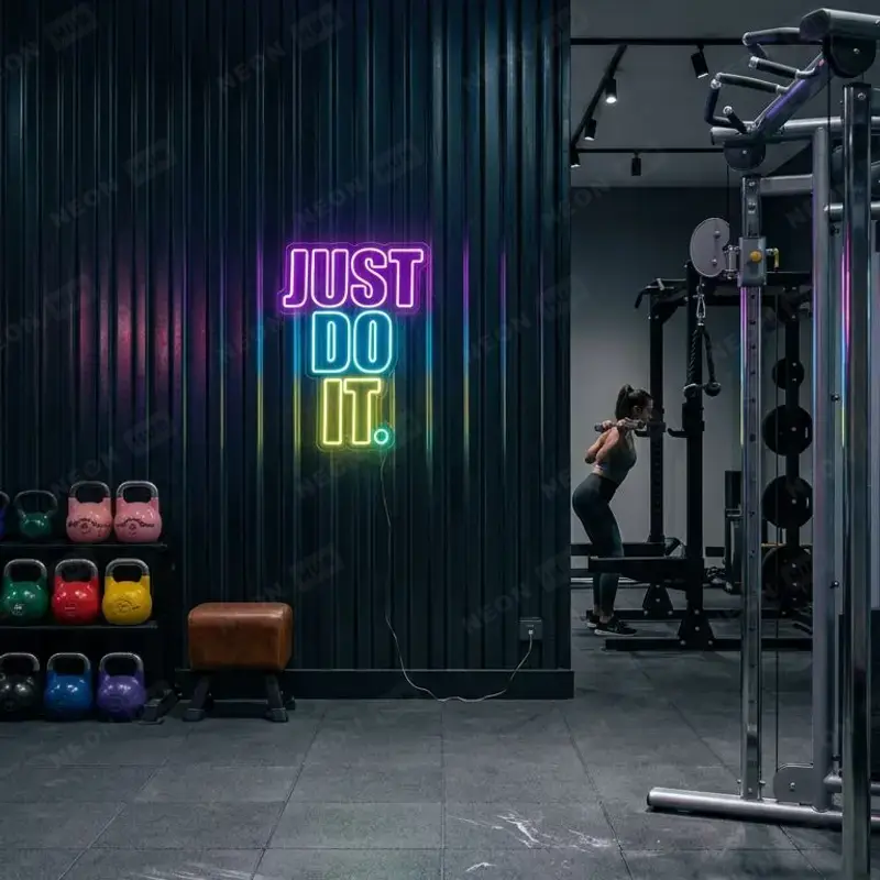 Неоновая вывеска JUST DO IT. — вид 2